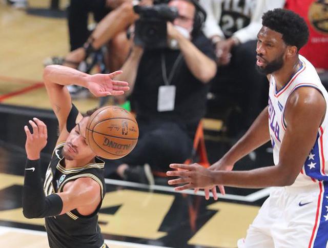 与此前的艾 与此前的艾