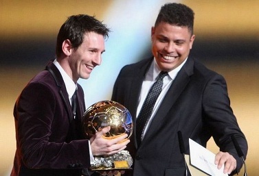 与其说他靠 与其说他靠